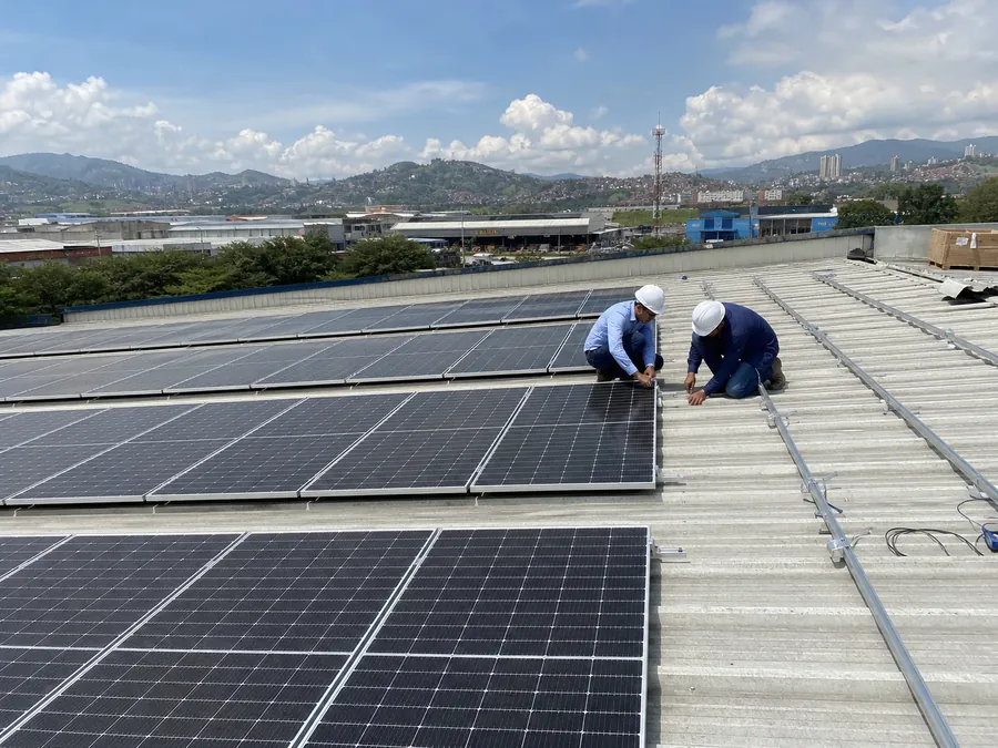 Paneles solares para empresas en Medellín