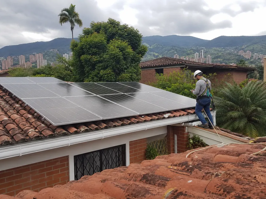 Paneles solares para casa en Medellín